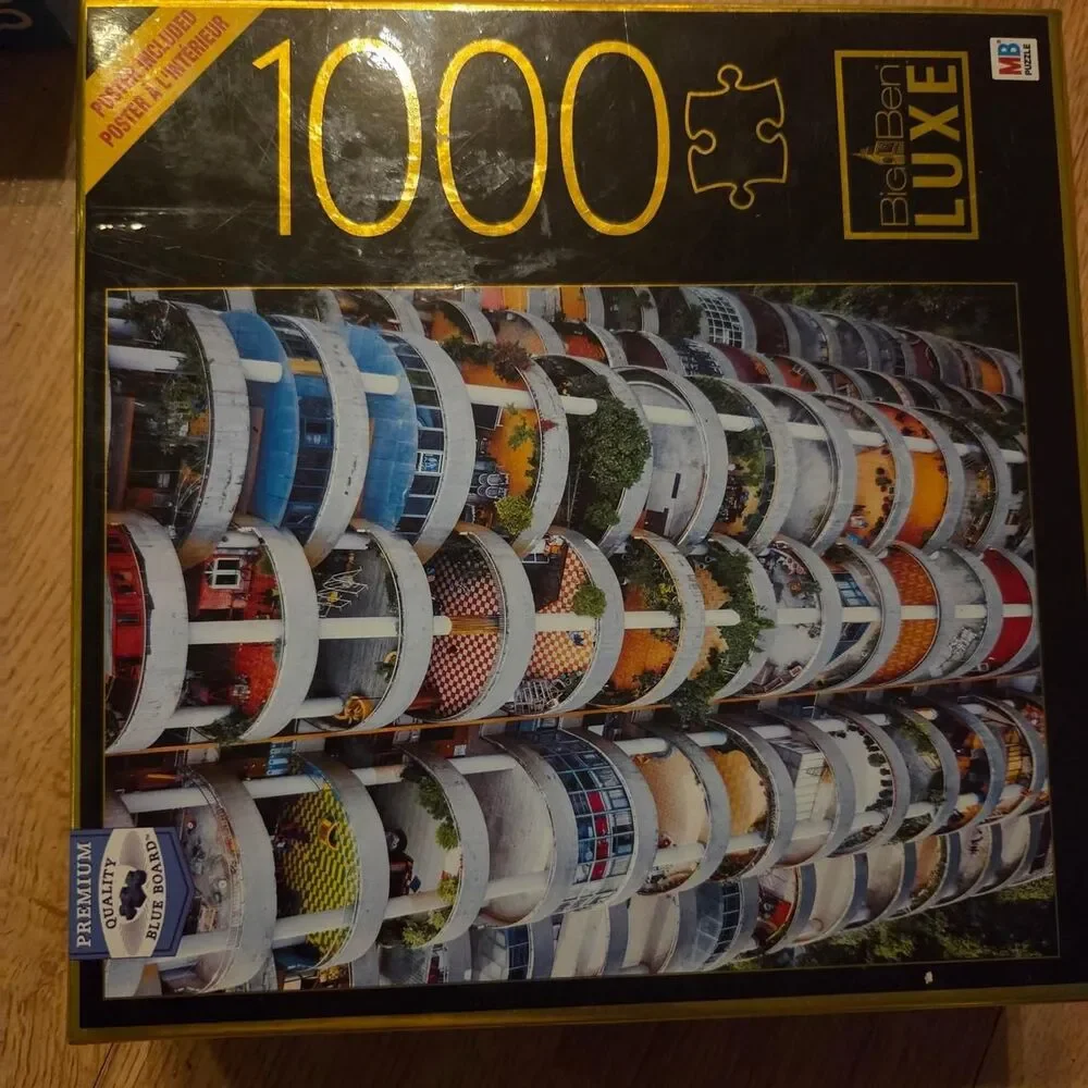 Big Ben LUXE 1000 Piece Jigsaw Puzzle – Apartment Building in Guiyang, China